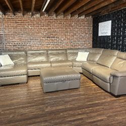 Delivery Available Macy’s brown leather U-shaped sectional sofa couch with ottoman retails 6500