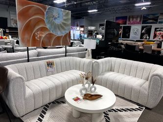 Elegant modern sofa set! $1999 🚨🤍🔥