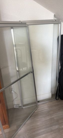 Doors for a tub