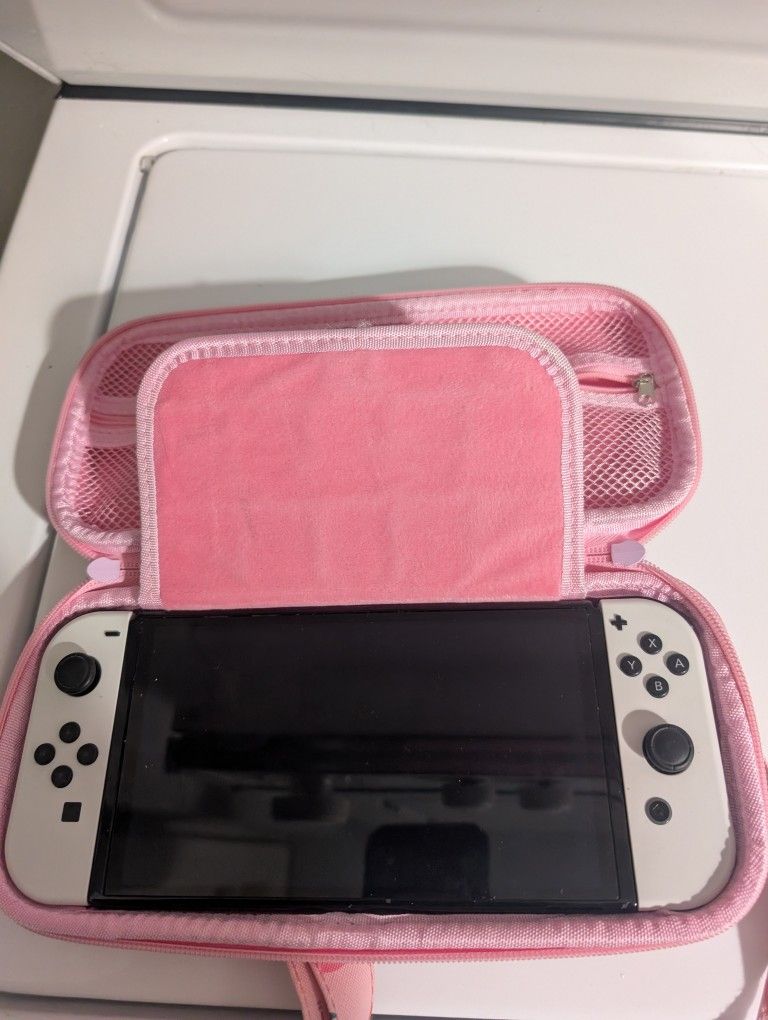 Switch OLED With 1 Game Carrying Case