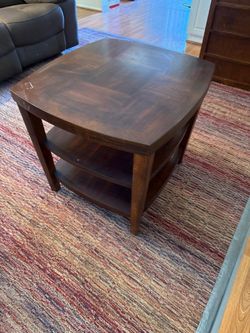 Wood corner table