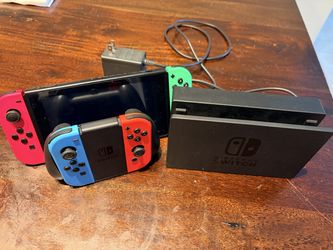 Nintendo Switch w/dock and extra joycon