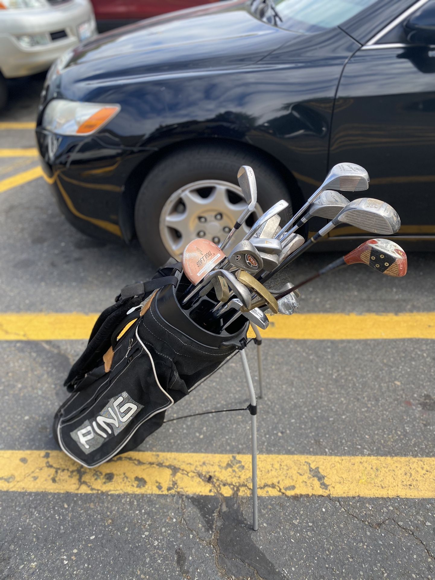 Vintage Ping Hoofer Stand Golf Bag-Black 6-Way Dual Strap With Most Ping Clubs