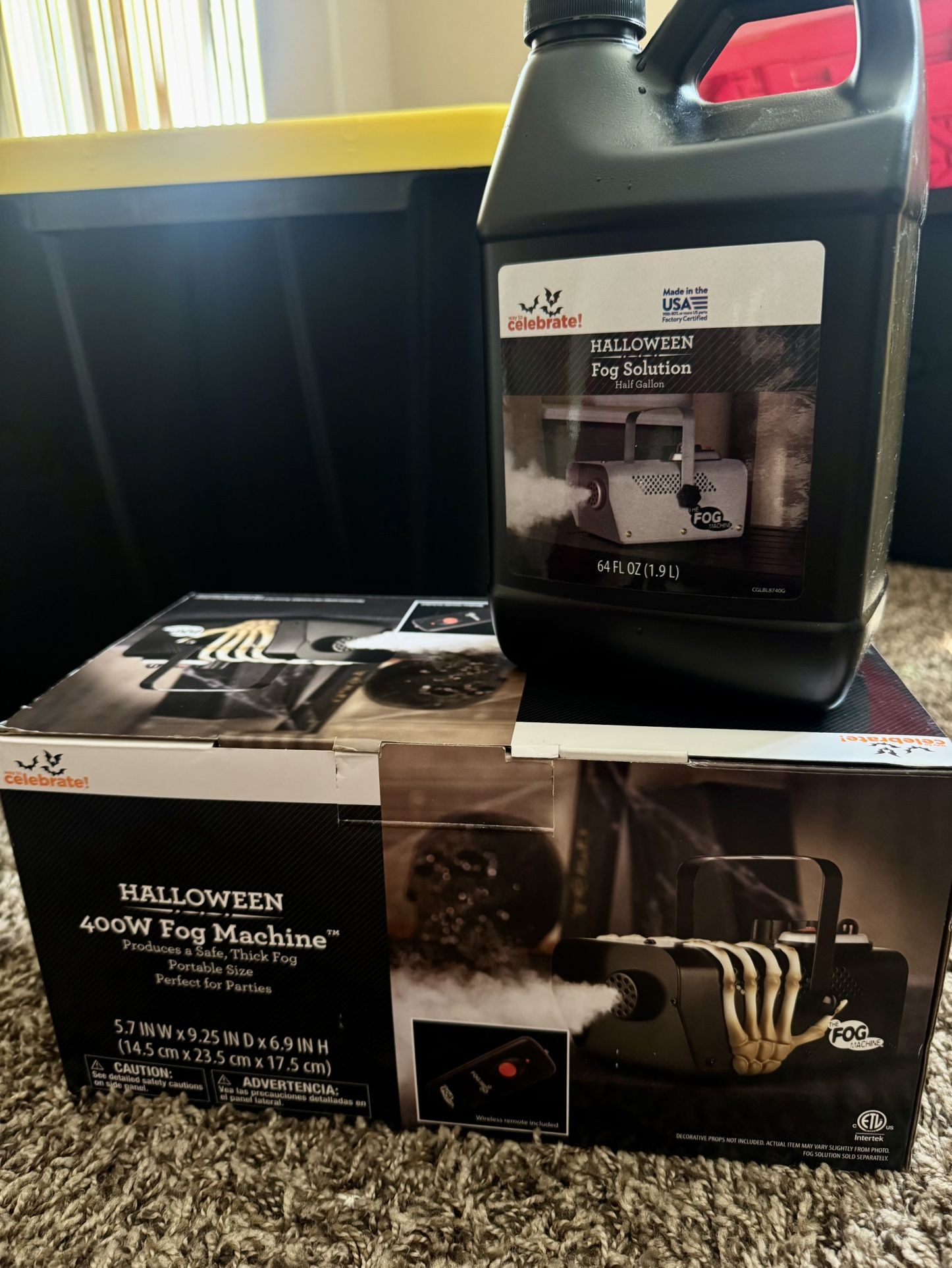 Fog machine ( with fog solution ) 