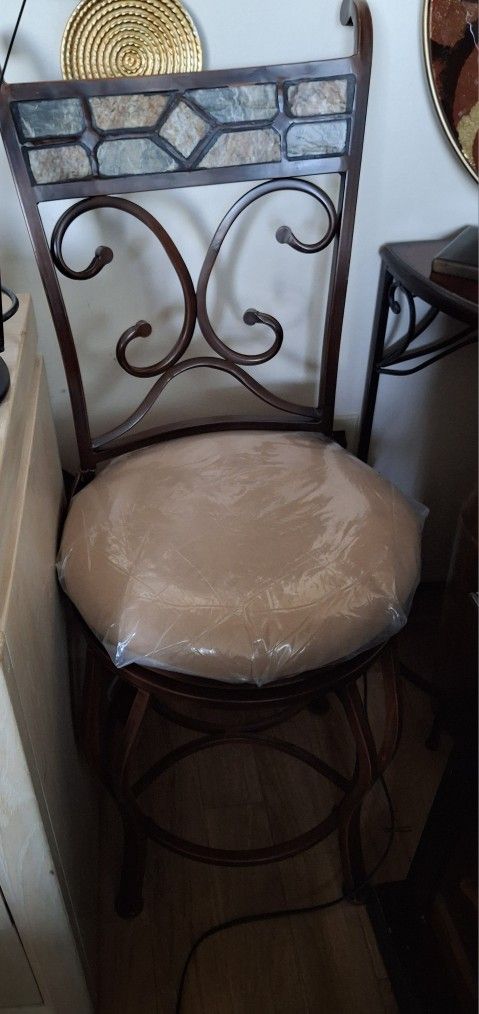 2 Swirling BAR STOOLS IN EXCELLENT CONDITION