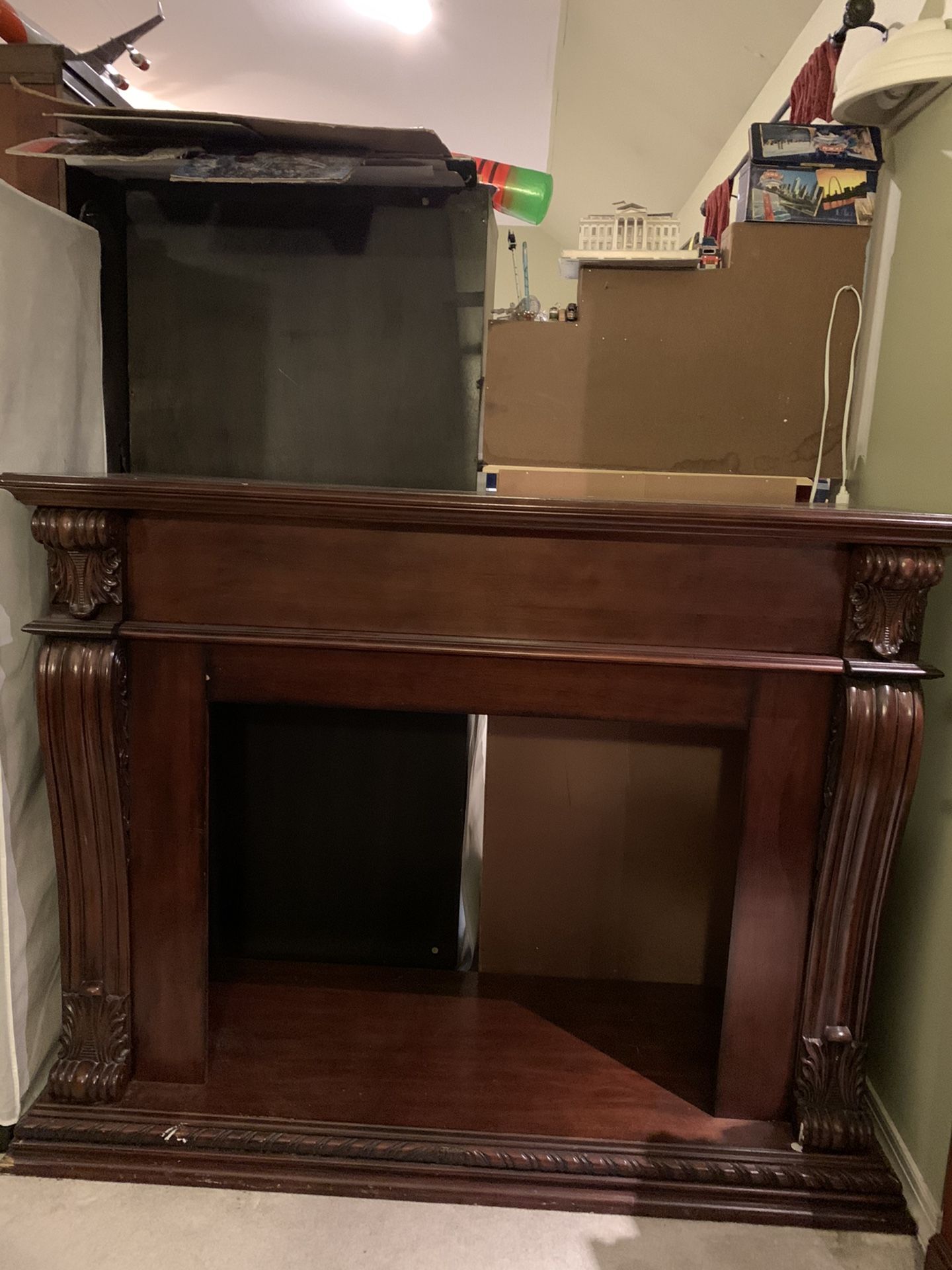 Fireplace mantle