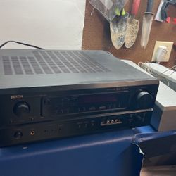 Denon Receiver And Speakers Home theatre 