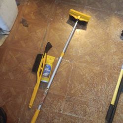 Ice Scraper & De-icer