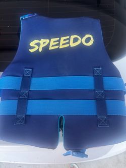 Speedo Life Vest / PFD. 2 life vests youth