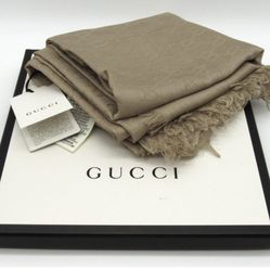 Gucci GG Jacquard Scarf Shawl Beige Wool Silk 135x135cm New Box Tags Auth
