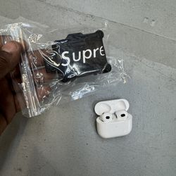 Air Pod 3 With Case 
