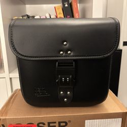 KEMIMOTO Motorcycle Saddlebag – Hard Leather – Locking – Brand New
