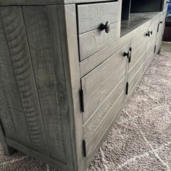 Gorgeous Console (like New)