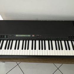 Yamaha Electronic Piano P-300 Keyboard 