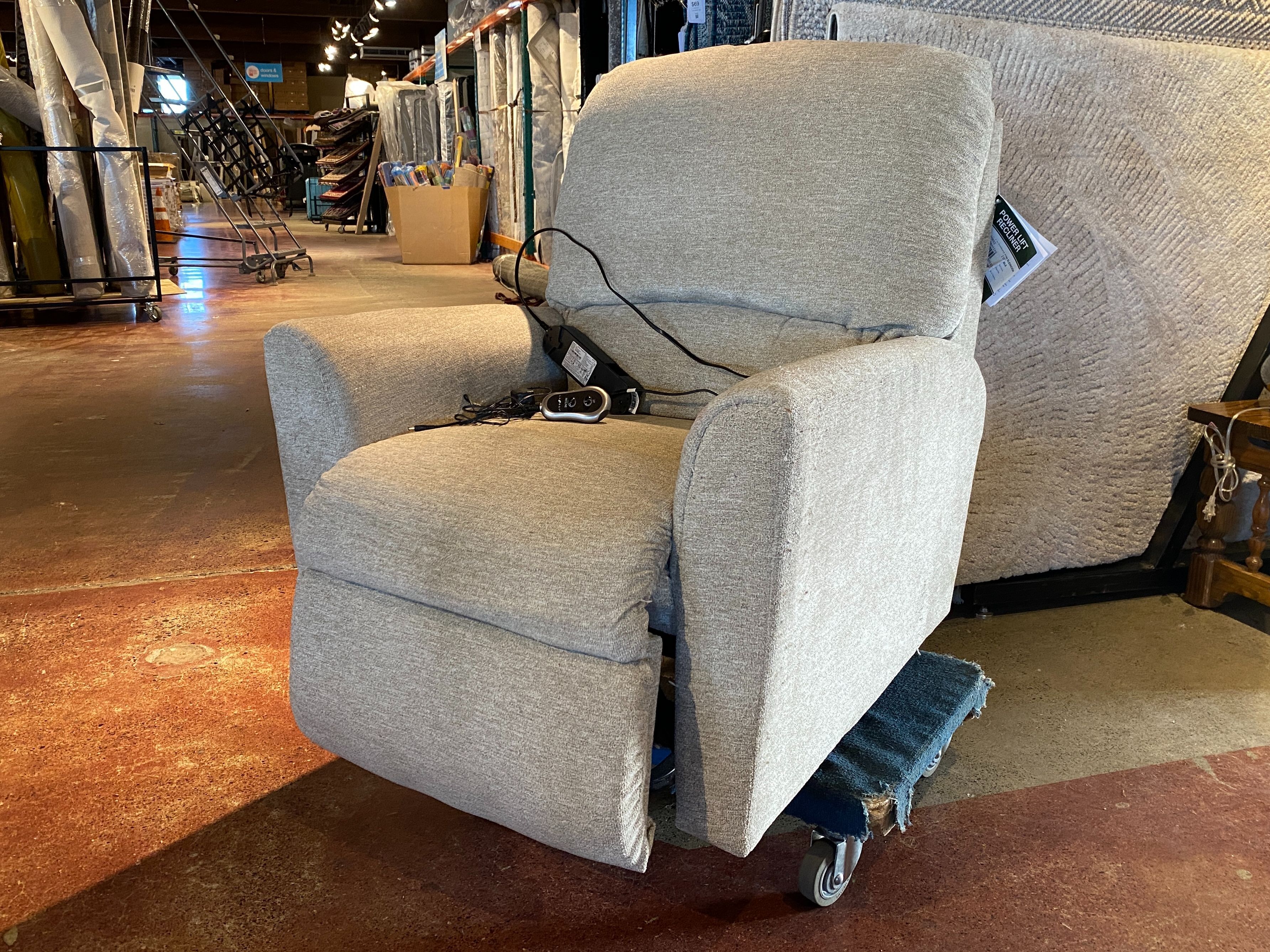 LA-Z-BOY Jean Bronze Power Lift Recliner Chair in Beige