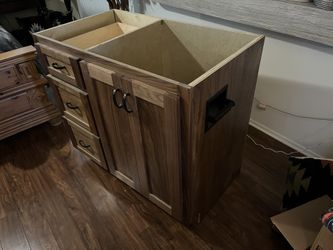 Bathroom Pullman Cabinet 