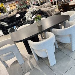 Beautiful Dining Set 🥳🥳🥳