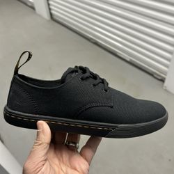 New Canvas Woman’s Size 7 Doc Martens Shoe.