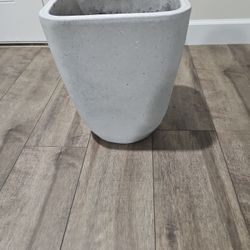 Big White Pot For Plants  Verandah Width 14 Hight 17 