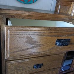 DRESSER WITH 6 DRAWERS 