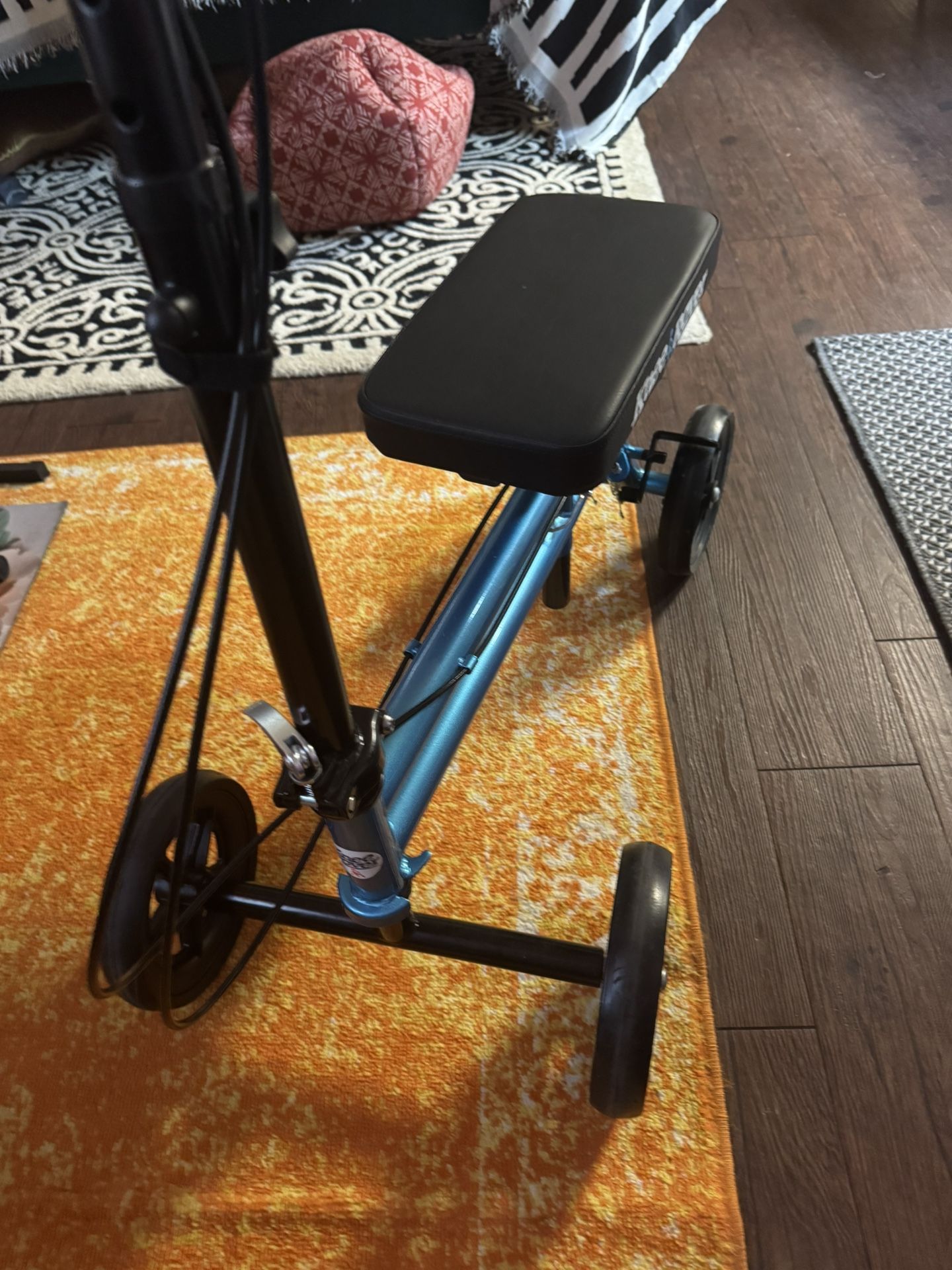 Knee Rover Medical Steerable Foldable Scooter