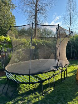 Spring free trampoline