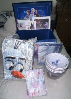 Frozen 2 Collectors box