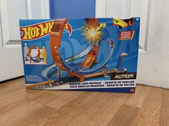Hot Wheels Massive Loop Mayhem