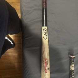 Rawlings Velo wood bat 