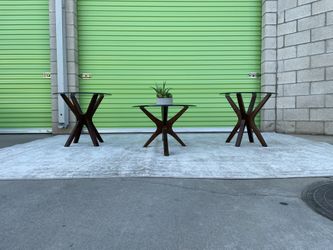 *Free Delivery* Rooms To Go Coffee Table Side Table Set