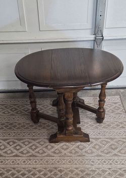 Antique gate leg drop leaf accent table