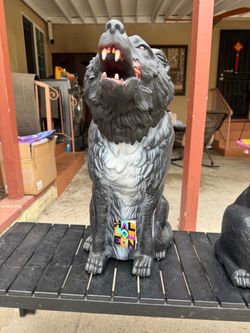Halloween Howling Wolf Statue Decoration