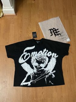 Mixed Emotion Black Pearl Cropped Tee Size L