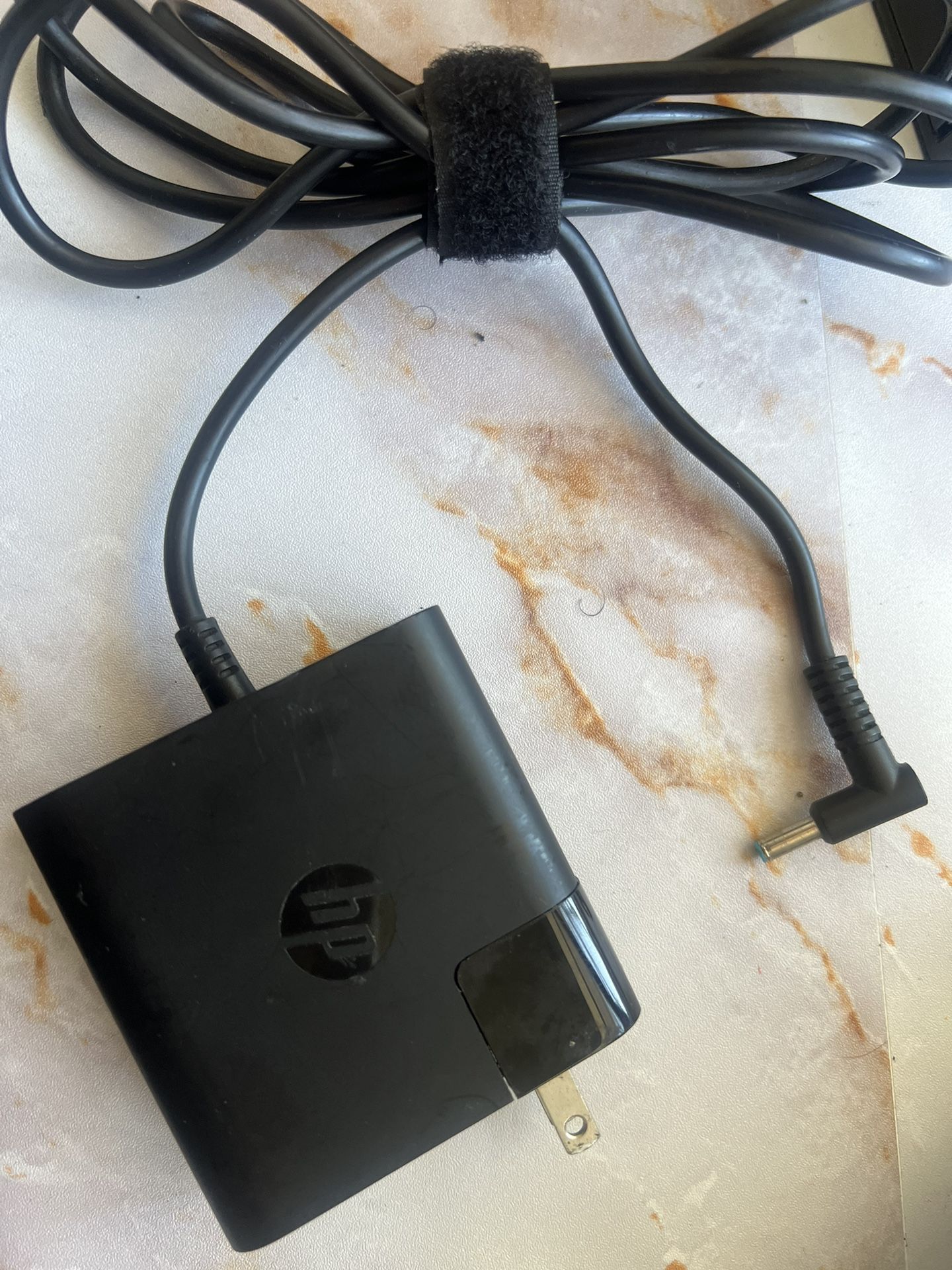 HP laptop charger 65w 