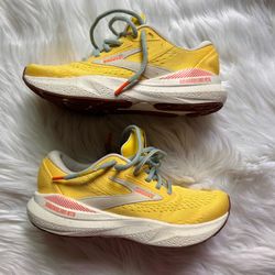 Brooks Women's Adrenaline GTS 24 in Yellow Running Sneakers