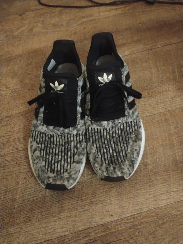 Men's Pre-owned Lightly Worn Adidas Sneakers Size 11