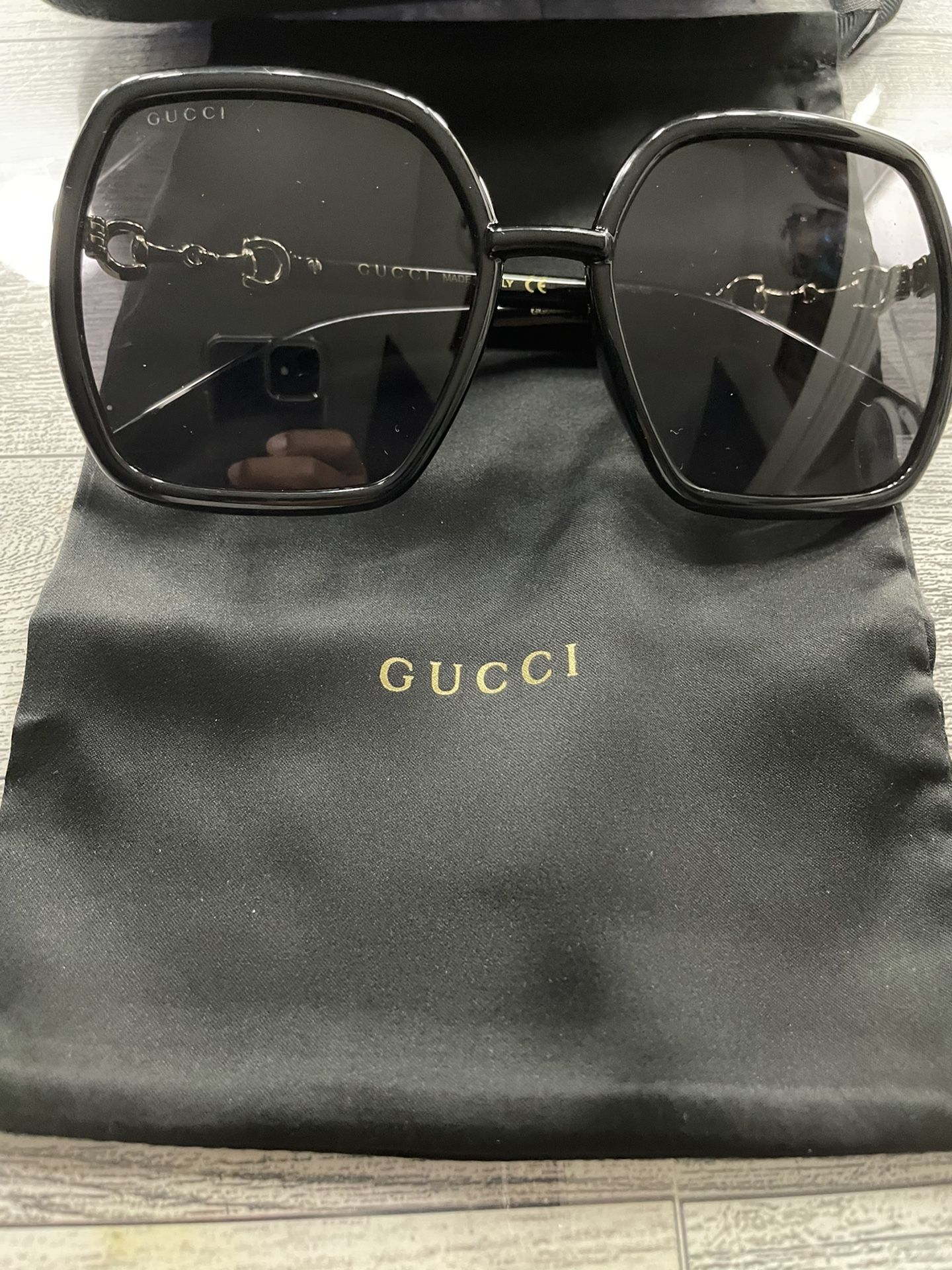 Sunglasses GUCCI