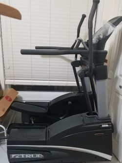 TRUE Fitness TSX Elliptical