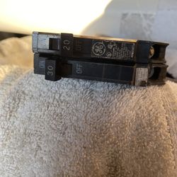 20&30A GE Circuit breaker