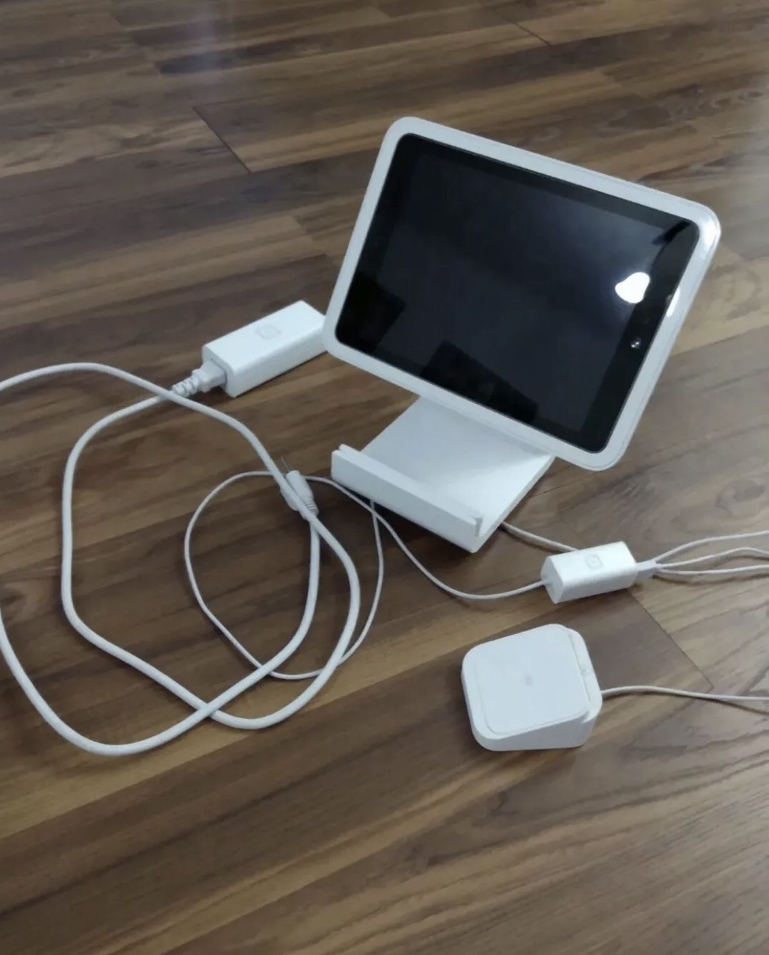SQUARE STAND MODEL S089 AND IPAD AIR WITH CHIP READER W/ ACCESSORIES