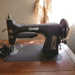 Domestic Rotary Sewing Machine by White