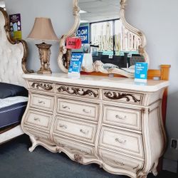 Platine De Royale Dresser & Mirror 