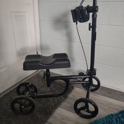 Knee Scooter With Phoneholder and Cupholder