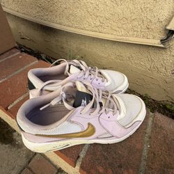 Nike Air Max Tennis Shoes