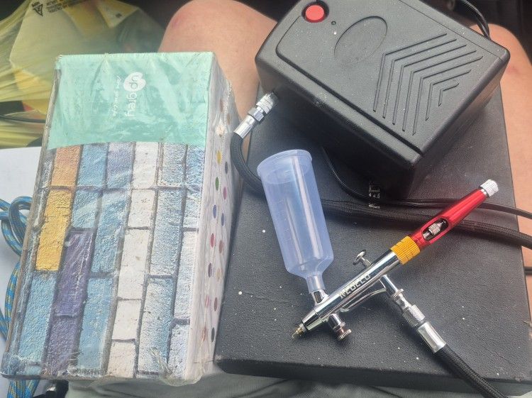 Nedeco Airbrush Sprayer And Paint