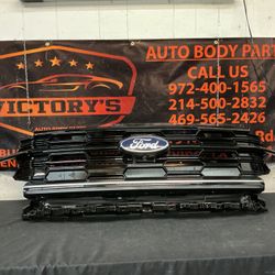FORD EXPEDITION 2026 GRILLE with CAMERA and LIGHT OEM