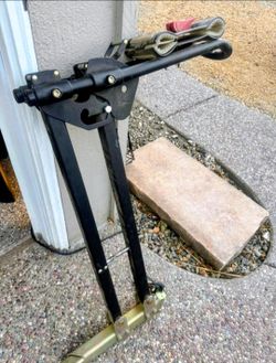Yakima Supreme Getaway Bike Rack holds 4 bikes - $40