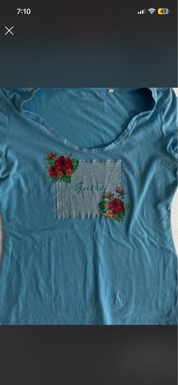Guess T shirt