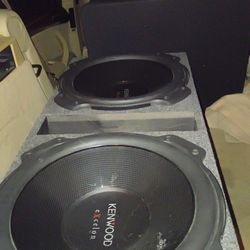 12" Kenwood's Exceloron Also Pyramid American 5000 Watt Amplifier Both Gor $200 Or Just Amp Gor $80