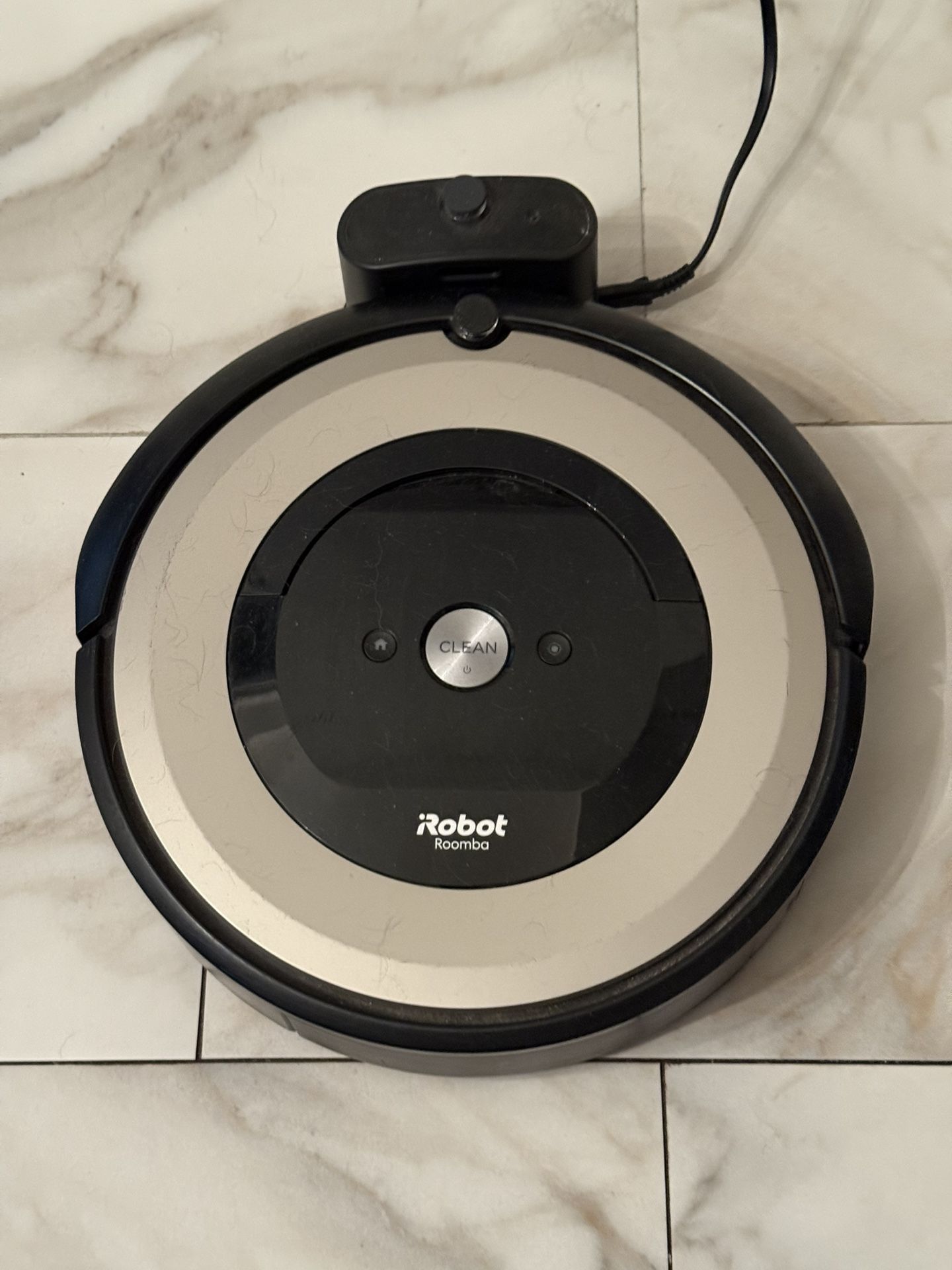 iRobot Roomba Vacuum moving must sell $50 dollars obo 